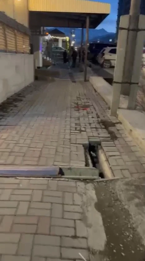 Residents complain about the blocked sidewalk at the intersection of Bakayev Street and Masaliyev Avenue