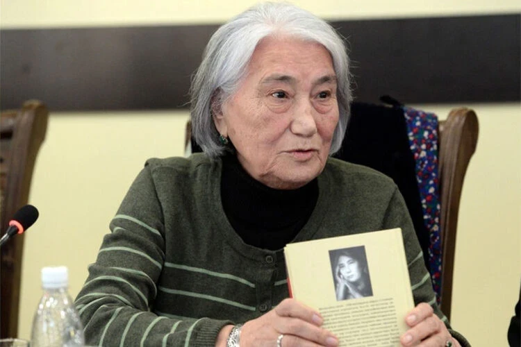 Sister of Chingiz Aitmatov Asks Not to Celebrate His 100th Anniversary