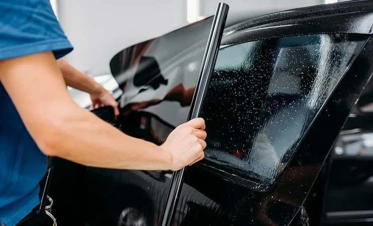 The cost of car tinting permits in the KR has temporarily decreased