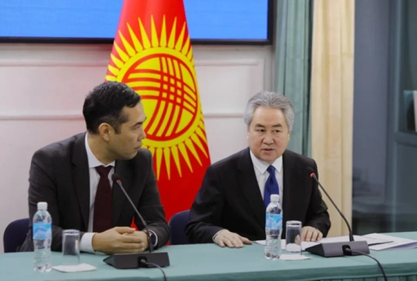 Нового ректора Дипакадемии КР представили коллективу