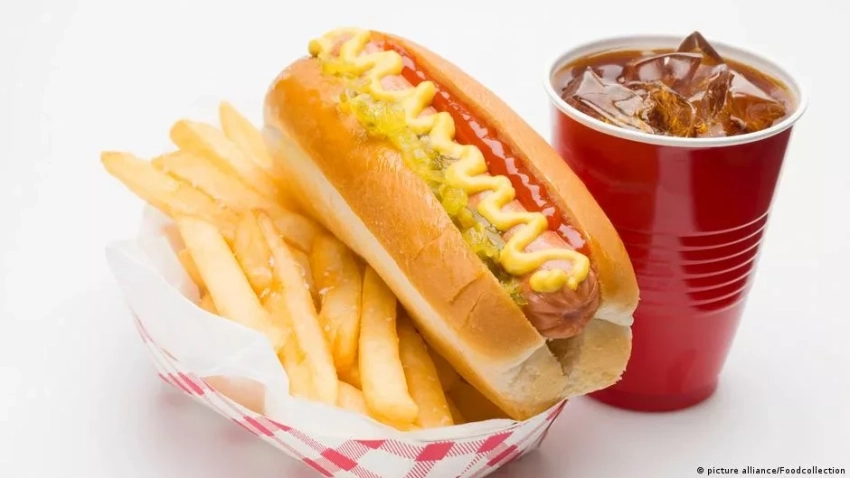 Улуу Британияда интернетте зыяндуу тамак-аштын жарнамасын тыюу салды жана телевидениеде аны чектеди