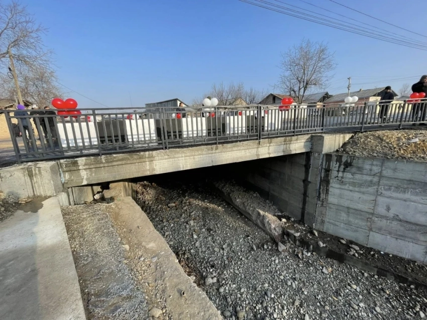 Ошто Ж. Шамшиева көчөсүндө көпүрө ачылды. Мурда ал жерде үйлөр бузулган.