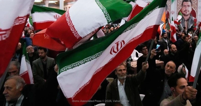 Ирандагы нааразычылык билдиргендер Абданан жана Малекшахи шаарларын көзөмөлгө алышты — ЖМК