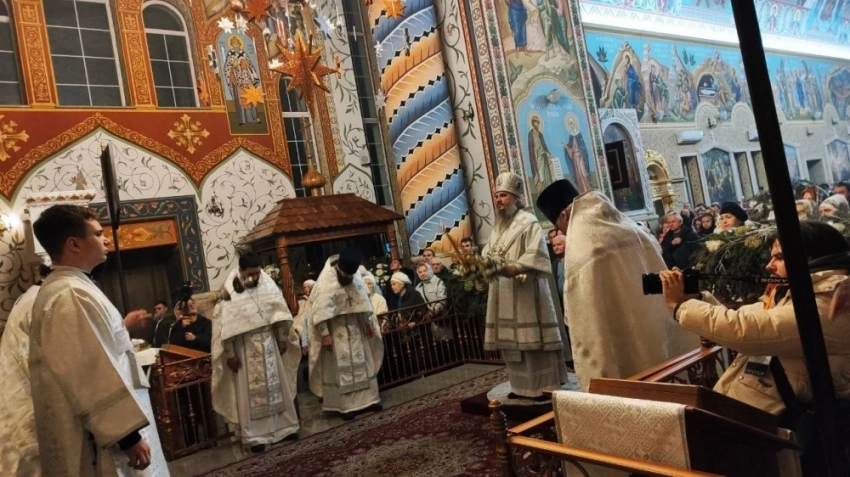 Христос туулган күнү Бишкекте майрамдык богослужуу өткөрүлдү