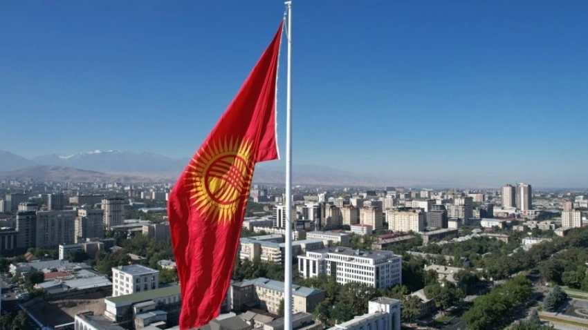 90% кыргызстандыктар өлкө туура багытта кыймылдап жатканын эсептешет