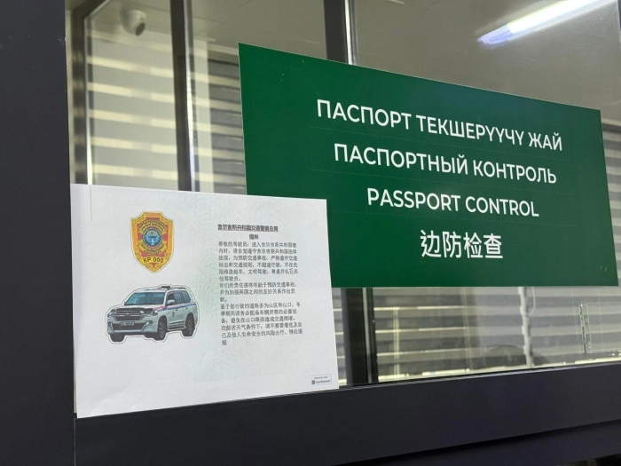 ГУОБДДнын башчысы КР ИИМдин кытай жүк ташуучу айдоочулары менен жолугушту