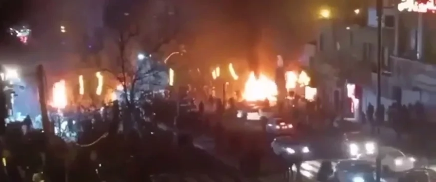 Ирандын кулатылган шахынын уулу нааразычылык билдиргендерди бийликти басып алууга чакырды