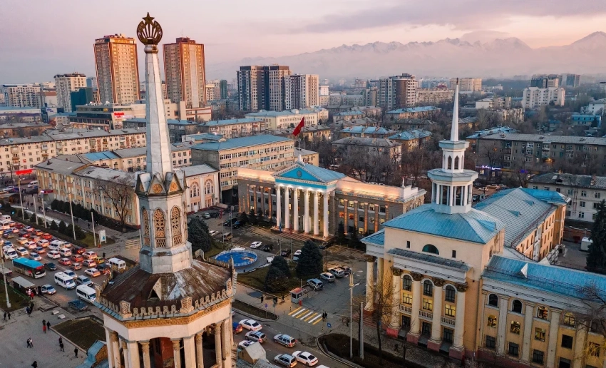 Температуралык контраст: Бишкекте +16 градуска чейин жылыйт, Нарындын аймагында катуу суук