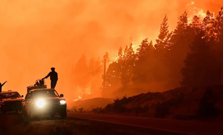 Аргентинада орман өрттөрүнүн кесепетинен миңдеген туристтер эвакуацияланды