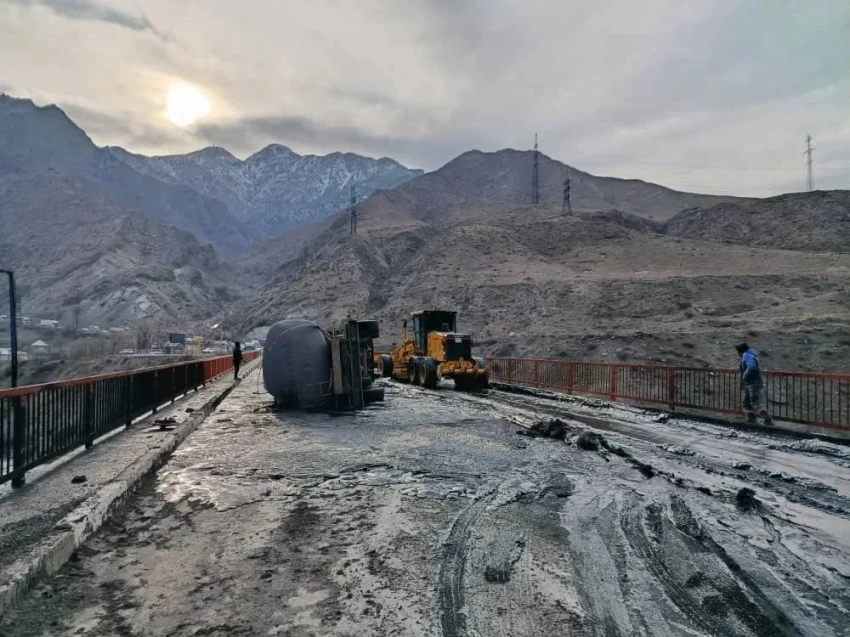 On the road Bishkek - Osh, a fuel truck with heavy oil overturned