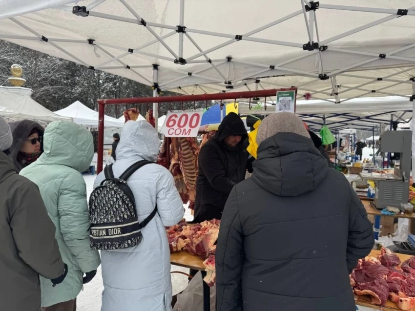 At the fair in Bishkek, meat is sold for 600 soms