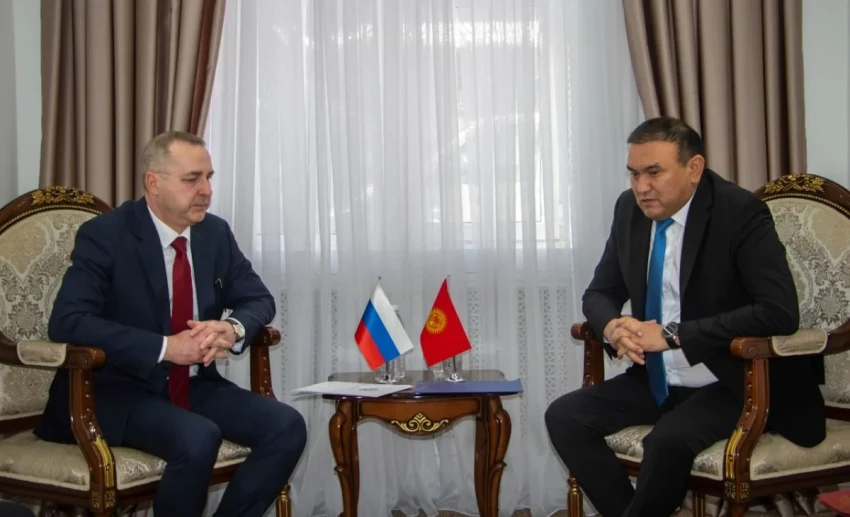 The Consul General of Russia in Osh presented a consular patent to the Deputy Head of the Ministry of Foreign Affairs of the Kyrgyz Republic.