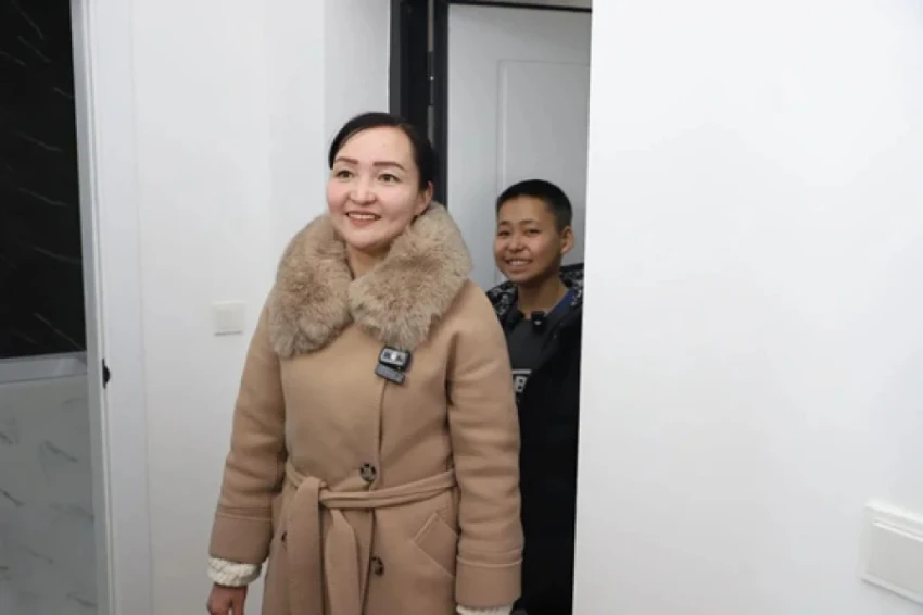 The winner of the "Teacher of the Year" contest received an apartment in Bishkek