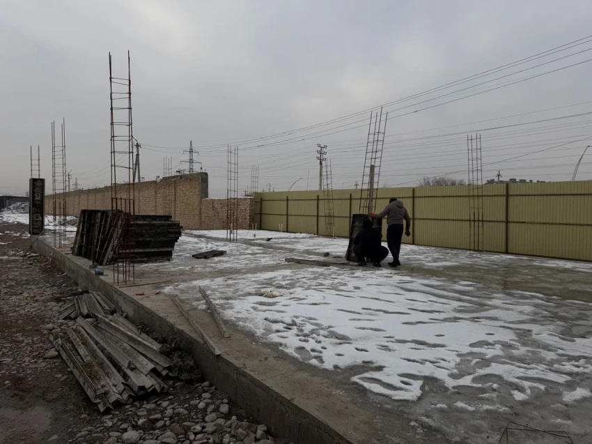 Стройку без разрешений выявили в Манасе: работы остановлены