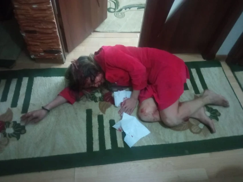 In the city of Osh, a man brutally beat his wife and stabbed her. She is in intensive care.