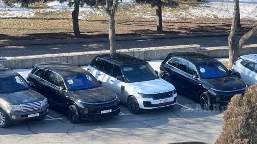 Deputies of the Jogorku Kenesh received new official vehicles