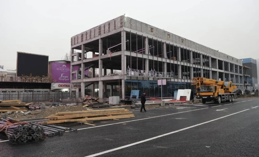 Where Were the Government Authorities?! The Deputy is Outraged by the Illegal Construction in the Center of Bishkek