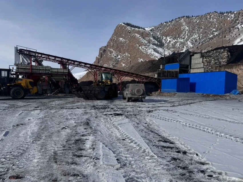 The company mining coal in Min-Kush was fined 17,000 som. It must pay over 1 million for surface waters.