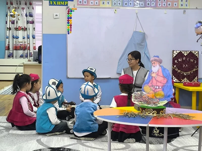 Teachers of kindergartens are being trained to teach the Kyrgyz language through folk tales