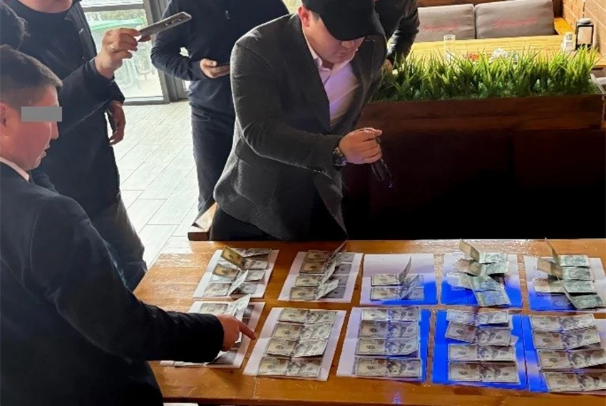 Three people detained in a case of extortion of 7 million soms