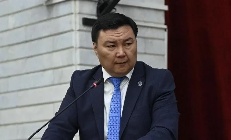 Why are there salaries of 500,000 soms in the Ministry of Construction - a comment from the Deputy Minister