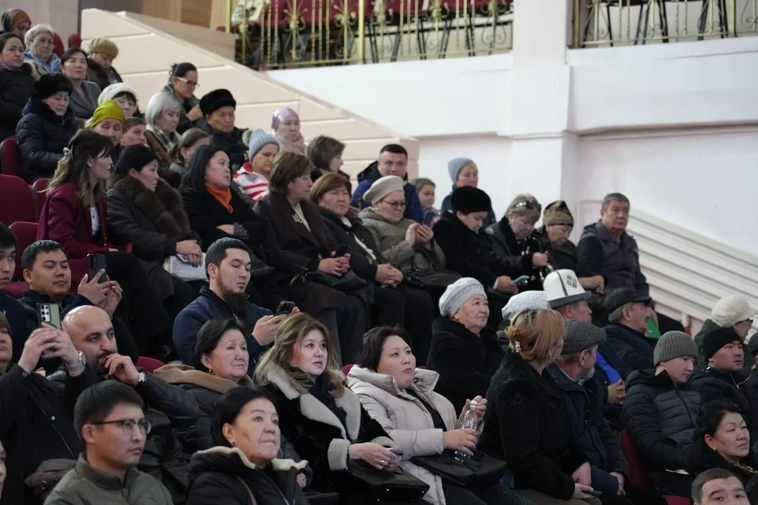 In Bishkek, the use of the state language in the service sector and outdoor advertising is being discussed