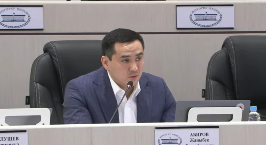 "The salary of support staff in schools is 8,500 soms" — deputy