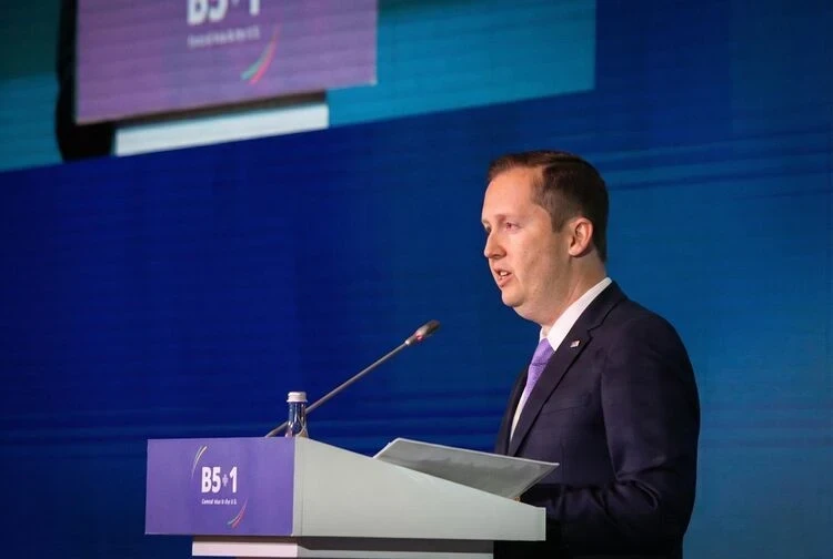 Trump's Special Envoy Explained the Reasons for Tightening Visa Rules for Kyrgyzstan