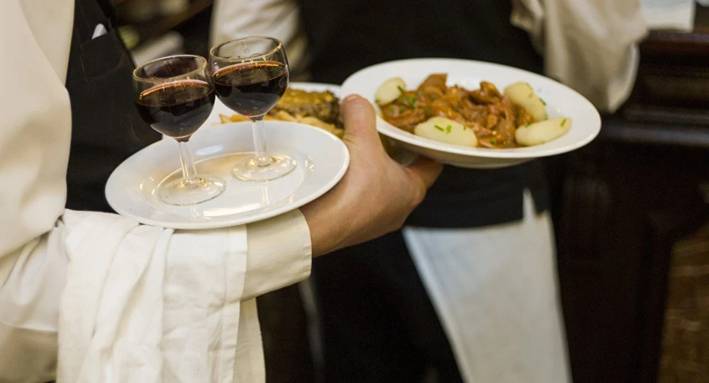 First Deputy Prime Minister: Restaurants and cafes were not allowed to include a 15% service charge in the cost of dishes