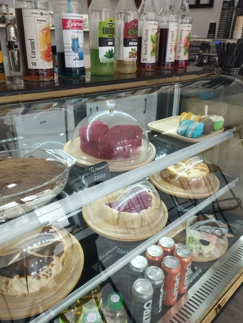 A café opened by a migrant in Batken has become an example of the success of the "Mekenim 1+1" program.