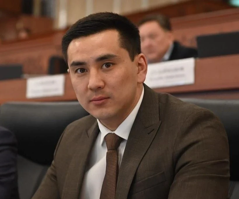 Deputy Zhanibek Abirov Could Not Identify Basic Road Signs