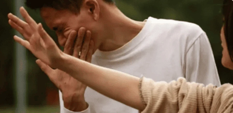 Bishkek City Court upheld the fine for a woman for slapping her ex-husband.