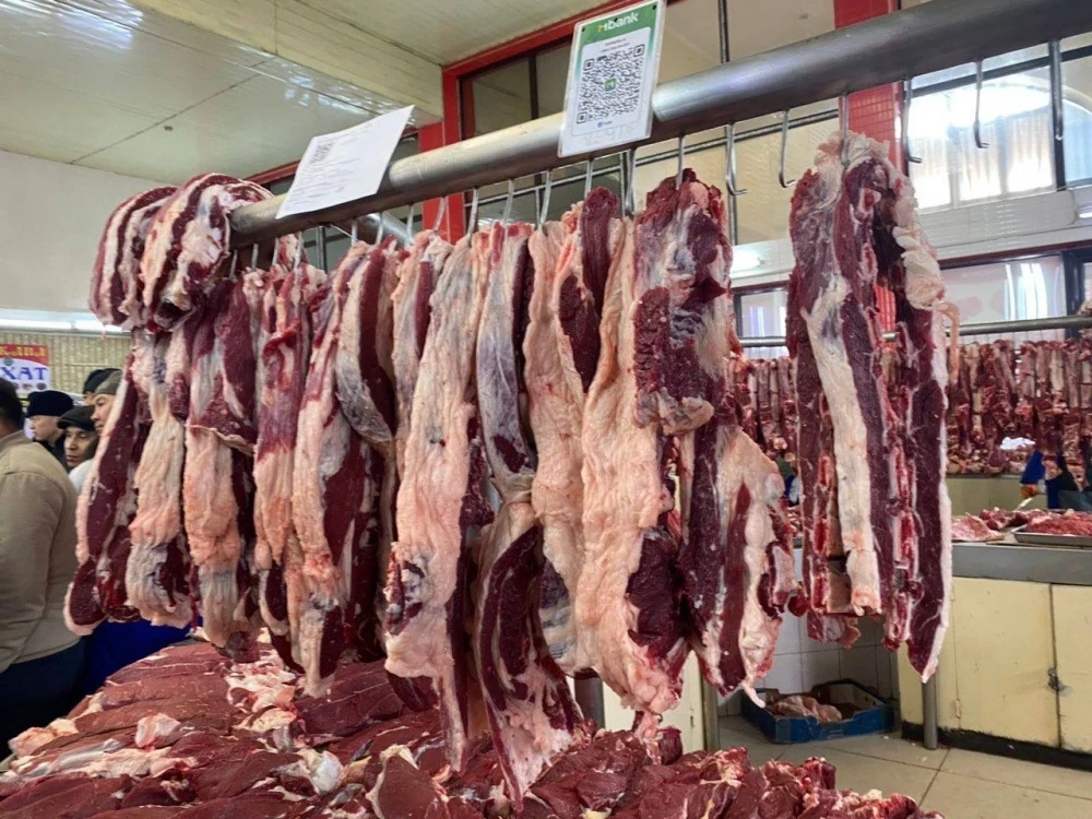 In the meat pavilion "Chuygun," you can buy meat at an affordable price.