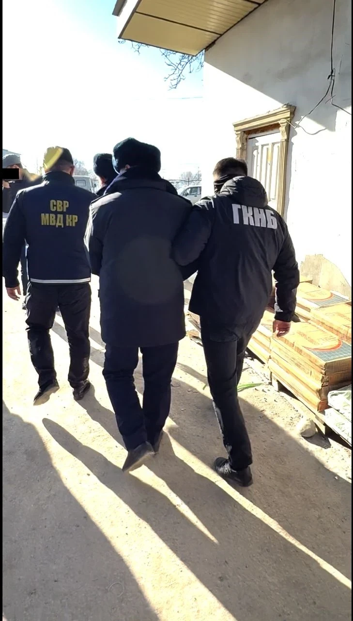 Intimacy for Blackmail. Police Officers Used a 16-Year-Old Girl for Extortion