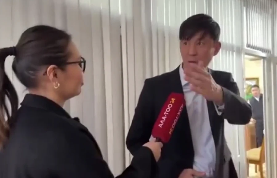 Erulan Kokulov was rude to a journalist who tried to interview him.