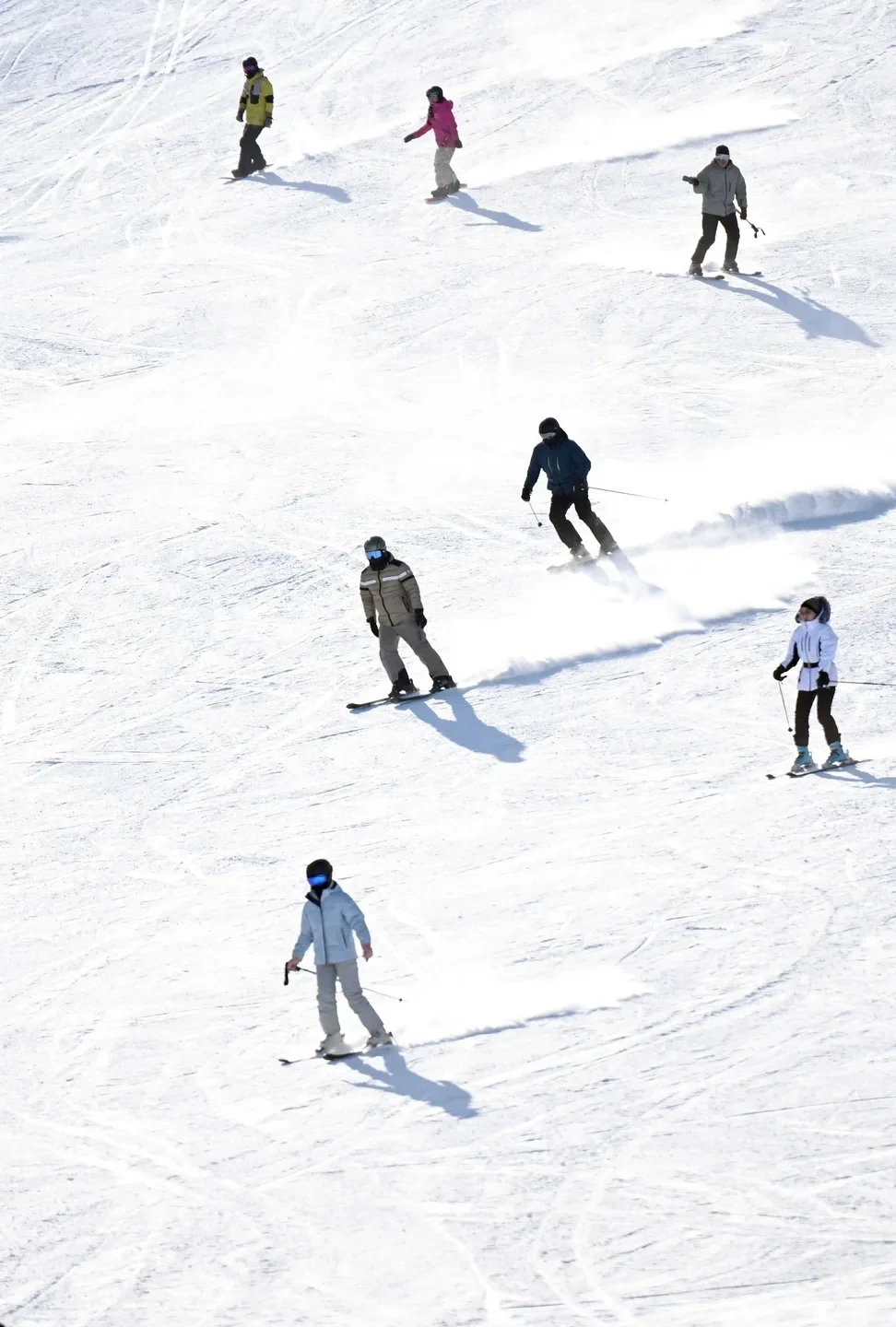Садыр Жапаров показал Чанпэну Чжао зимний туризм Иссык-Куля