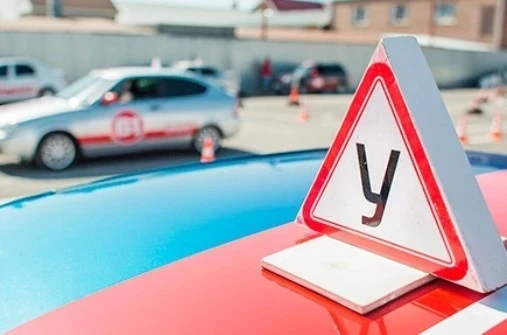 Online enrollment in state driving schools has started in Kyrgyzstan