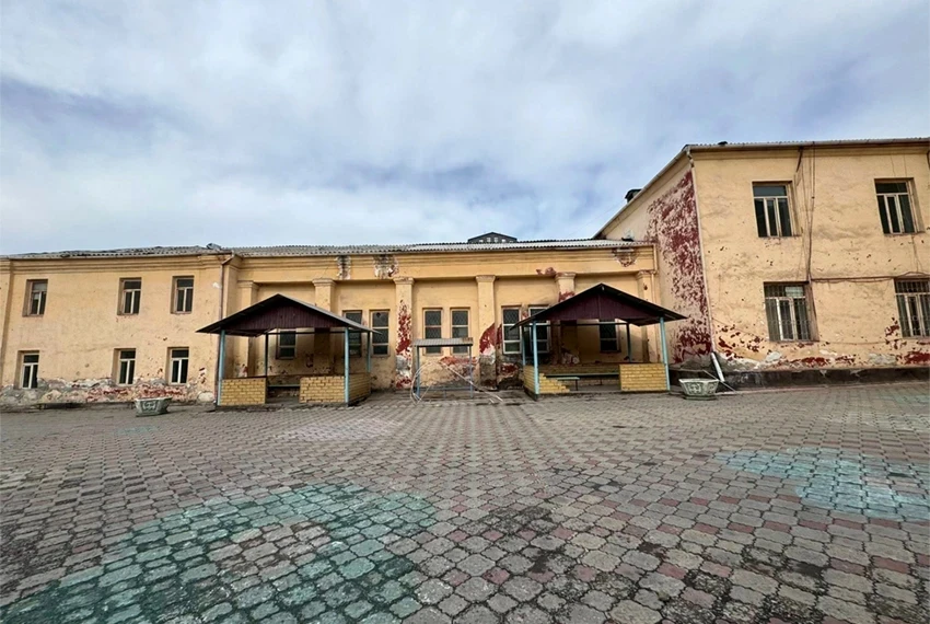 In Osh, a 100-year-old school will be demolished and a new one will be built in its place.