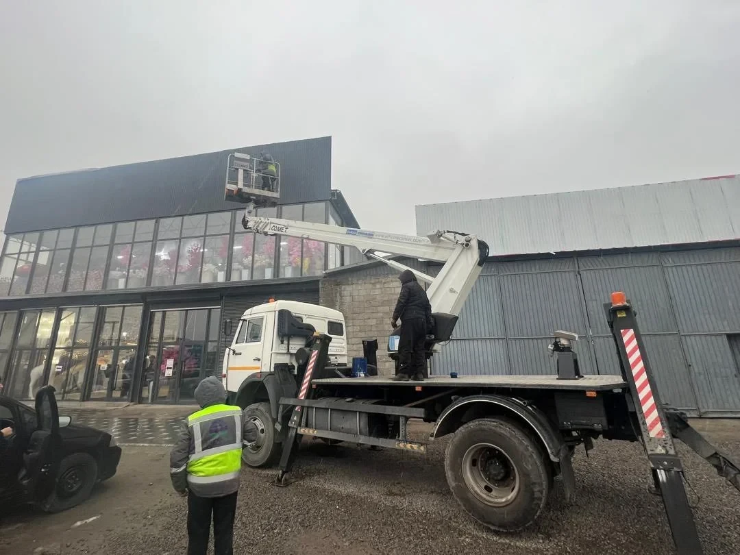 Around the "Dordoi" Market, illegal fences and advertising structures have been dismantled
