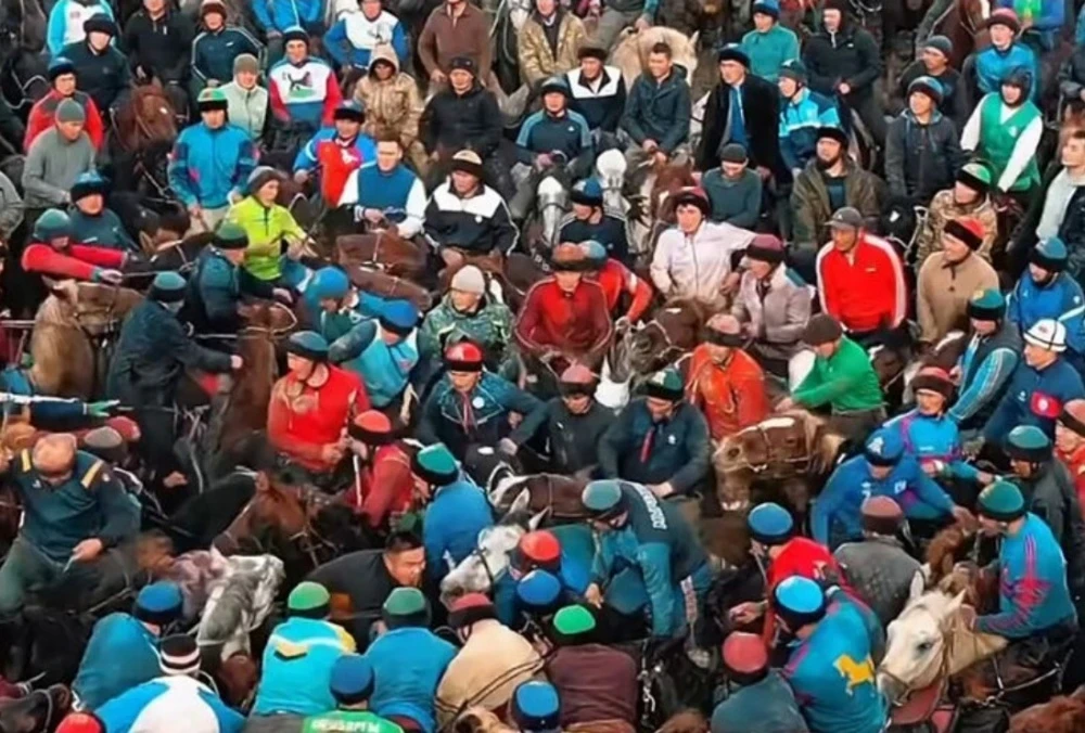 The title translates to:

"Alaman Ulak in Kyrgyzstan Adopts Official Rules"