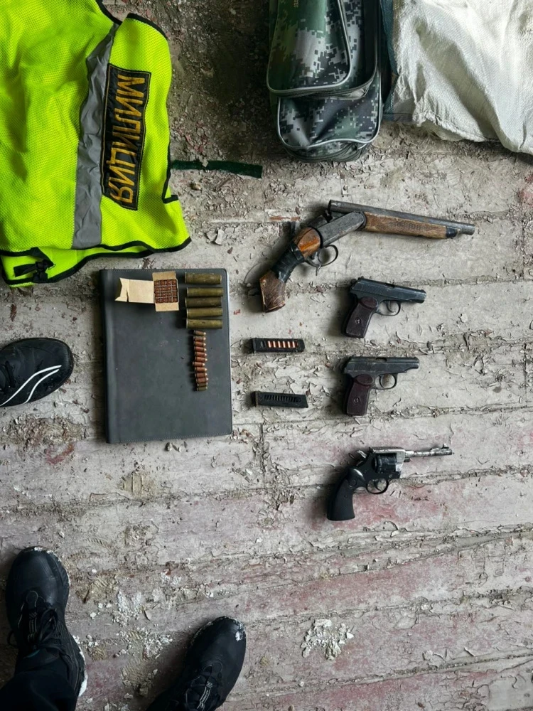 In Karakol, a cache of the organized crime group of Kamchy Kolbaev with firearms and police uniforms was found