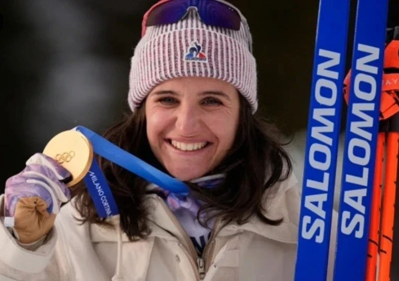 Julia Simon wins her second Olympic gold after a theft conviction
