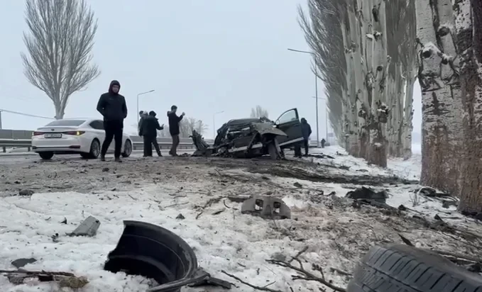 On the way to Manas Airport, an accident occurred, and the driver was injured.