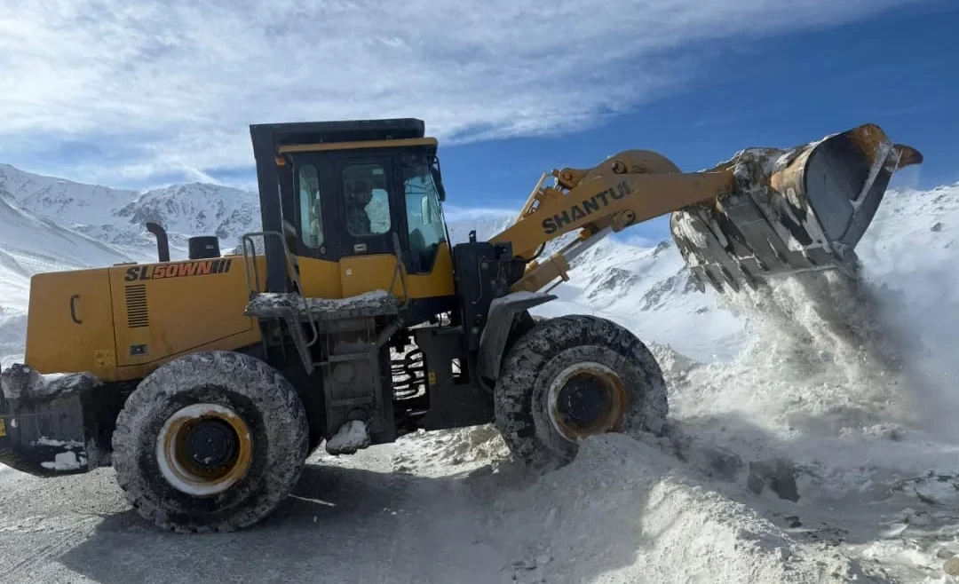 В Кыргызстане перевалы открыты для проезда - Минтранс