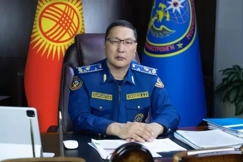 Садыр Жапаров өкмөттөн "Ташиевдин адамдарын" жумуштан бошотту