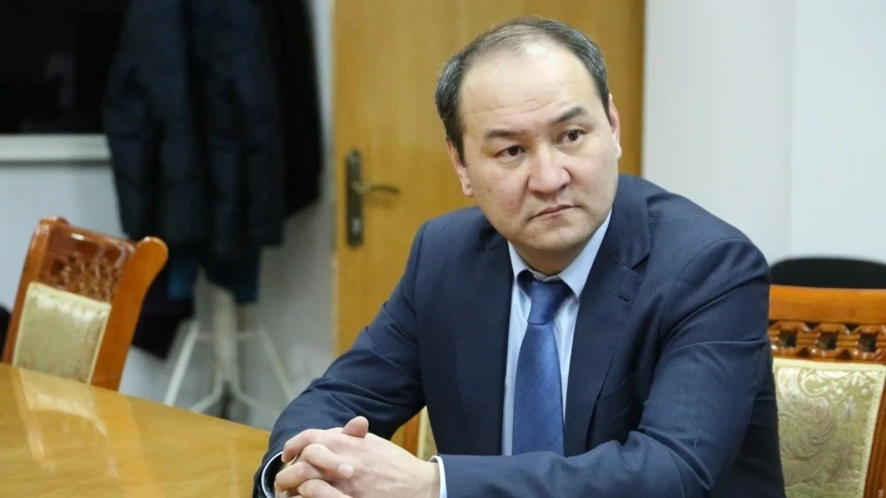 Жайнак Усен уулу Жогорку Кенештин маалымат кызматына жетекчилик кылды