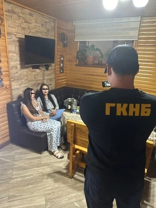 ГКНБ экономиканы жана интим кызматтар менен күрөшүүгө кийлигишүү укугунан ажыратылат