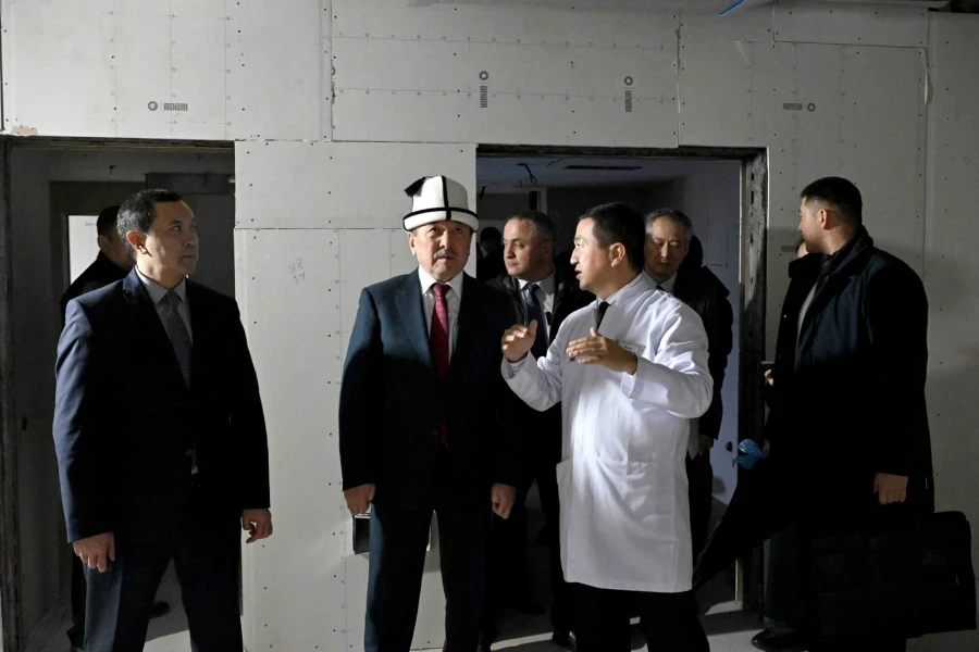 Кабминдин башчысы жүрөк хирургиясы жана органдарды трансплантациялоо боюнча НИИдеги оңдоп-түзөө иштерин 1-мартка чейин аяктоону тапшырды