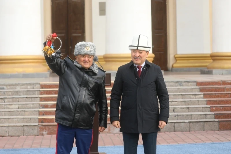 Adylbek Kasymaliev handed over 116 units of special equipment to the Ministry of Emergency Situations