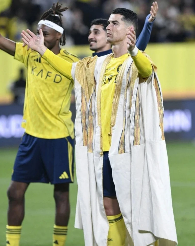 Роналду "Аль-Наср" командасында калууну көздөп жатат